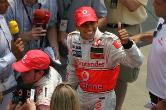 路易斯·汉密尔顿的豪车收藏，堪称F1传奇的延伸