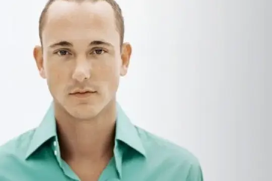 别慌！这些脱发解决方案助你强健发根