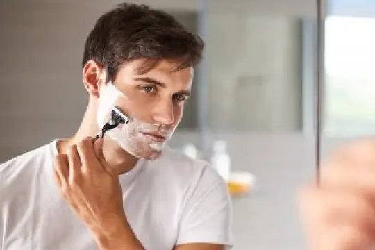 电动剃须刀与手动剃须刀：哪种剃须方式更胜一筹？深度解析