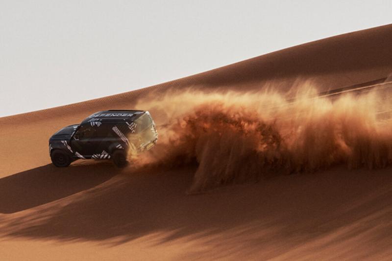 Land Rover Defender Dakar D7X R 2