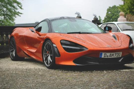 迈凯伦720S：让速度如瞬间传送般的体验