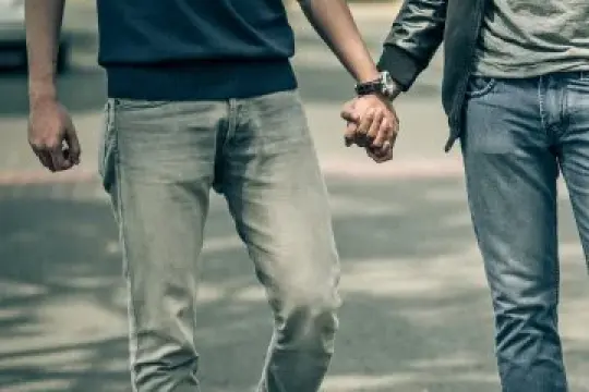 异性恋男性可以从酷儿的调情方式中学到几招