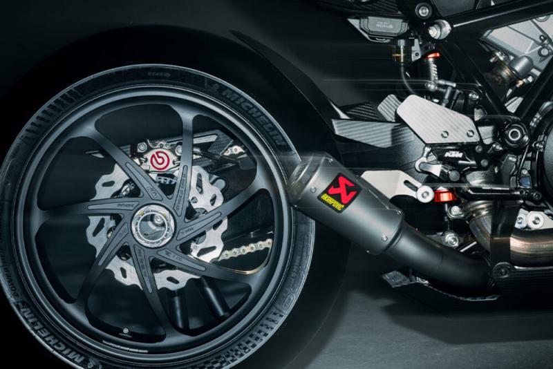 KTM 1390 Super Duke RR Track 5