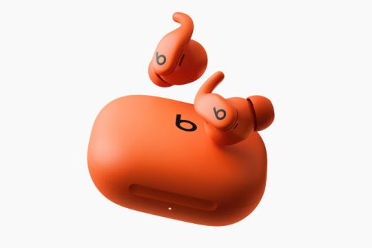 全新 Beats Powerbeats Fit 耳机历时四年设计，值得期待
