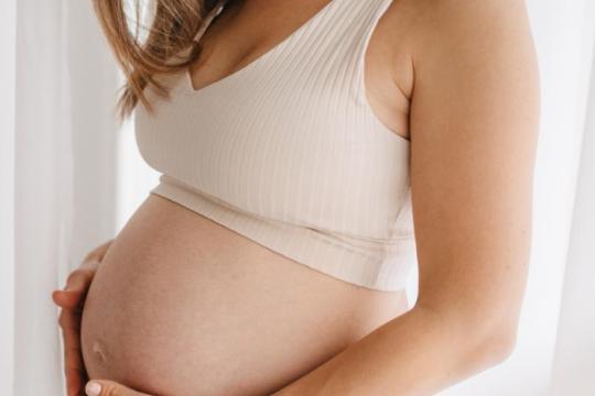 和怀孕中的伴侣同床共枕是什么体验？