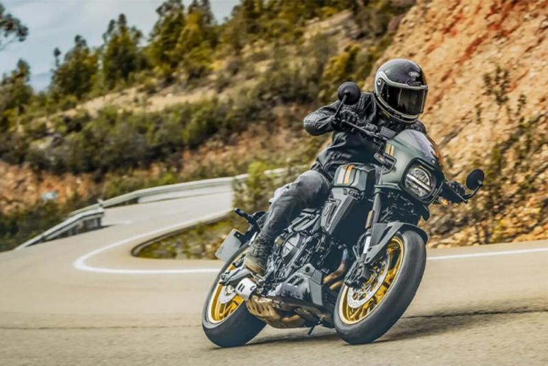 2026 Suzuki GSX 8TT 4