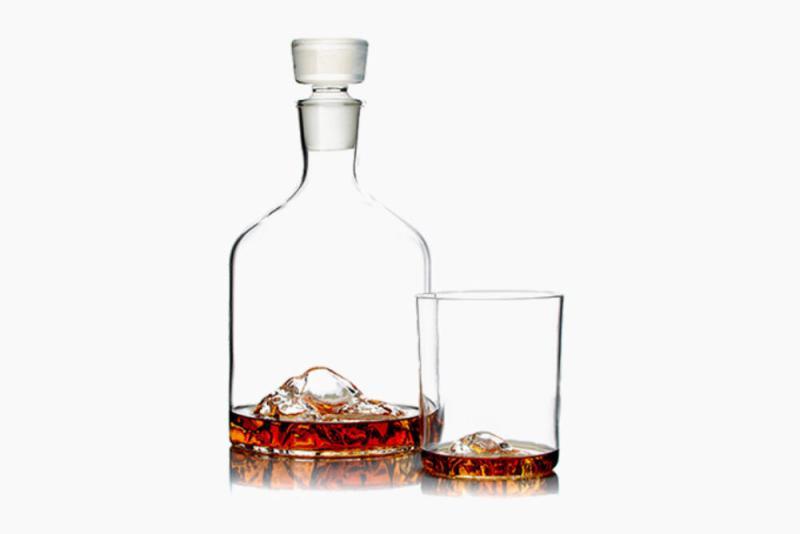 Whiskey Peaks Mountain Decanter and Glasses