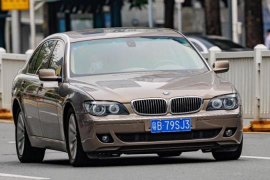 宝马7系E65：豪华车贬值速度的典型案例