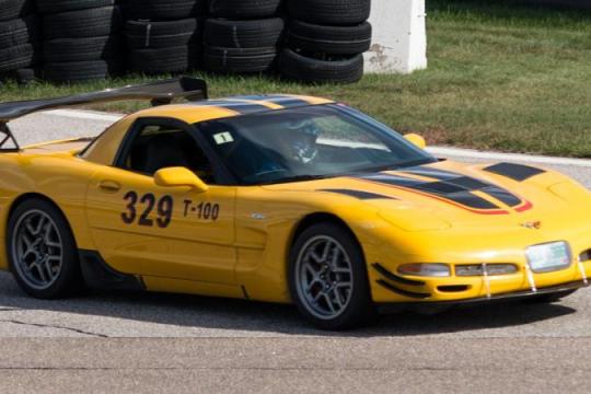 2001款科尔维特Z06如何重新定义了美国赛道跑车