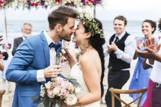 如何在制定婚礼宾客名单时做出艰难决定