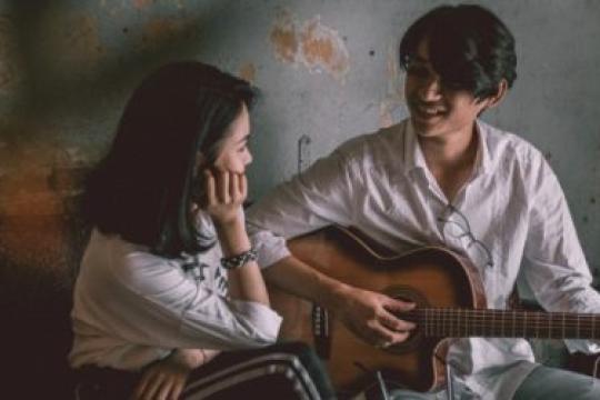 阿尔法男性喜欢什么样的女性：20个吸引力特质