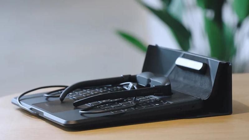 Sightful Spacetop侧面图