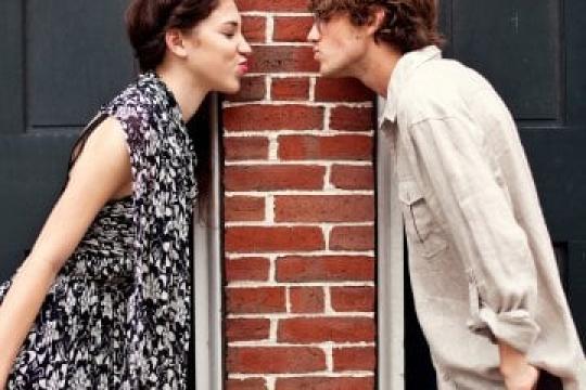 两地生活，一对情侣：分居同居的日益流行