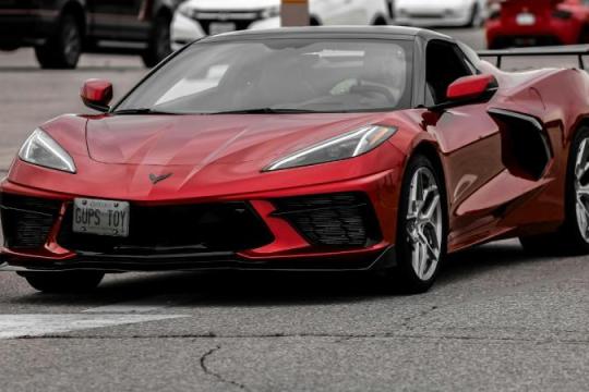 2020款科尔维特C8：首款面向大众的中置引擎科尔维特