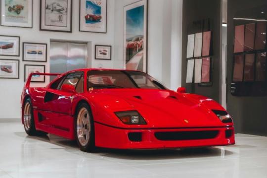 法拉利F40：速度、危险与态度的终极象征