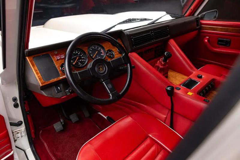 1990 Lamborghini LM002 4