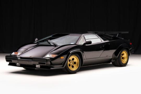 一辆近乎完美的1988年兰博基尼Countach 5000 QV，行驶仅2100英里，历经数十年重现世间