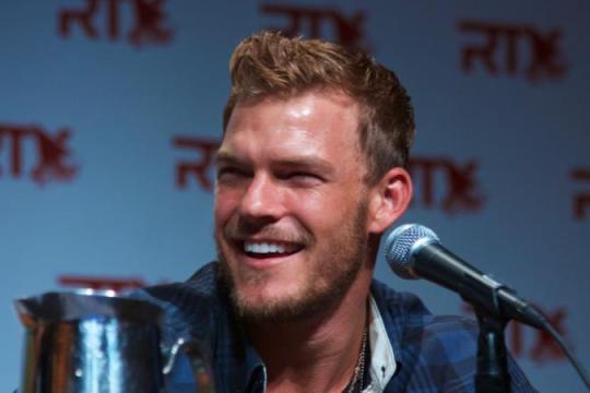 街头冲突新证据曝光 《Reacher》主演艾伦·里奇森卷入田纳西袭击调查