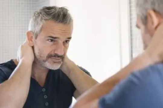 最新染发技术证明：选择变灰发是一种态度