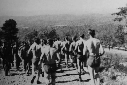 二战体能训练周：跑步与草地训练