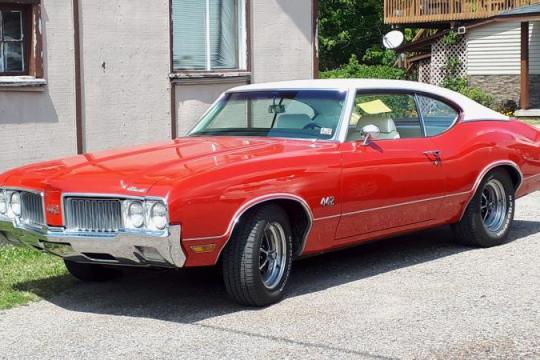 女子兄弟修理1970年款Oldsmobile 442后拒绝归还，家庭纷争引发法律纠葛