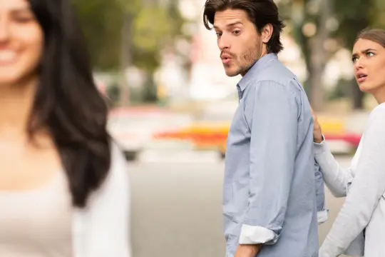 在一夫一妻制关系中有暗恋对象，是否合适？