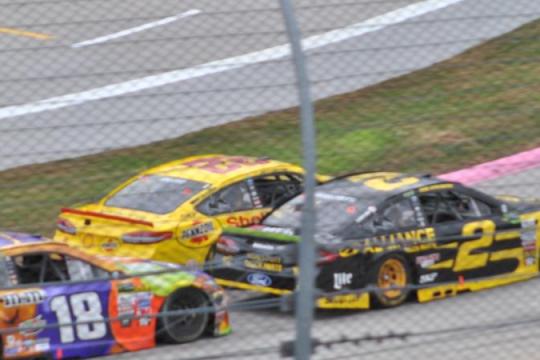 布拉德·凯斯洛斯基即使骨折也誓言参加Daytona 500