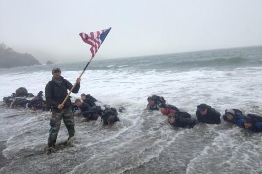 通过负重行军锻造更优秀的公民——GORUCK挑战赛的故事