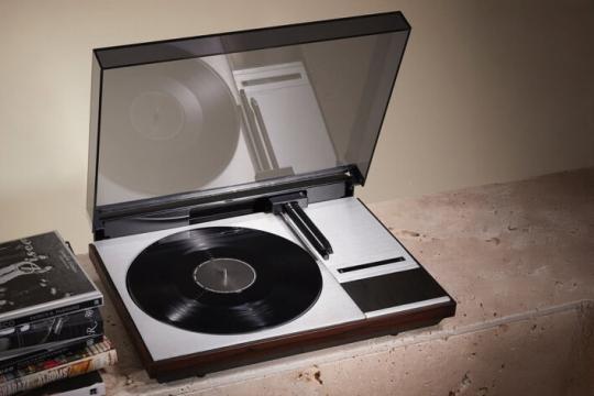 Bang & Olufsen重新演绎经典1970年代Beogram 4000唱盘