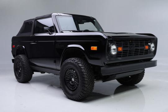凯文·哈特定制的黑色福特Bronco，复刻70年代风格，现在你也能拥有