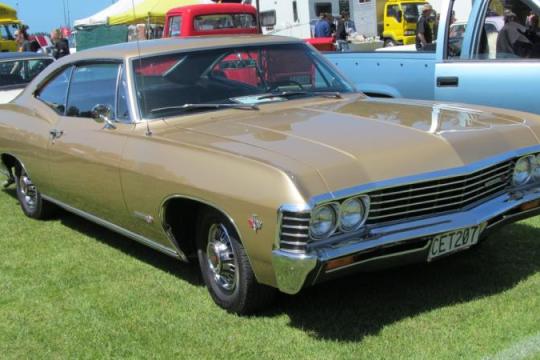 1967款雪佛兰Impala SS搭载大排量引擎，0-60英里加速不足7秒