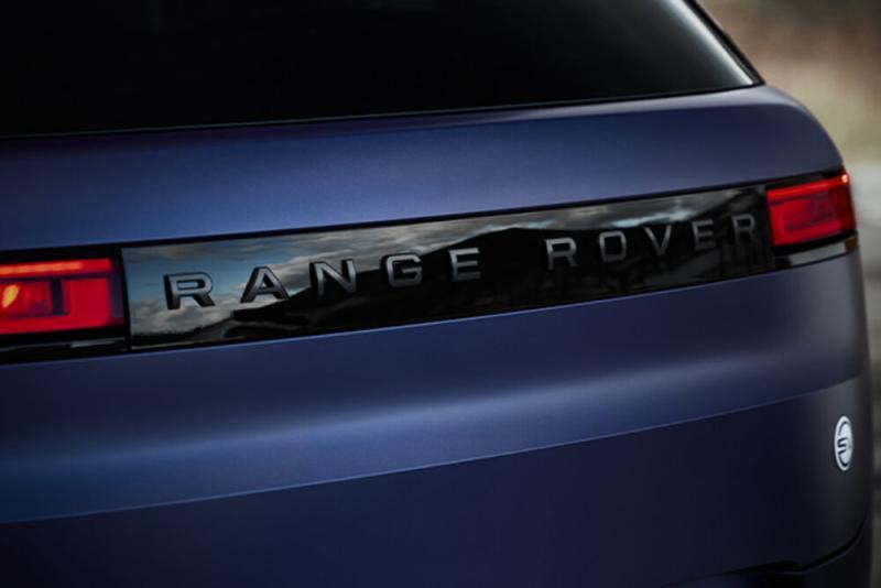 2026 Range Rover Sport SV Winter Dusk Edition 2