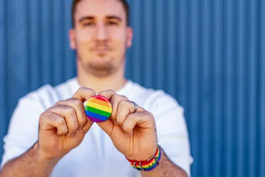 我终于承认了——我是双性恋，我该如何出柜？