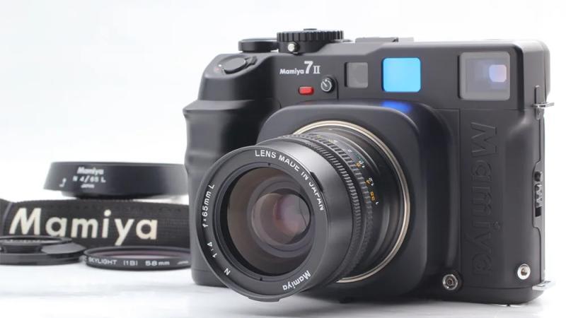 Mamiya_Camera.jpg
