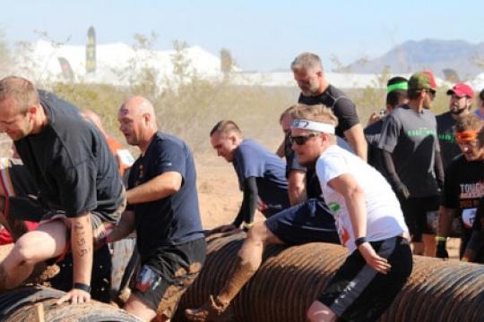 一位55岁佛蒙特老顽固对Tough Mudder的体验回顾