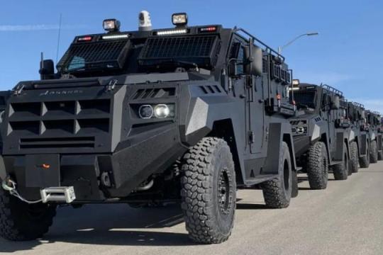 尽管推行“美国优先”政策，ICE仍采购加拿大制造装甲车