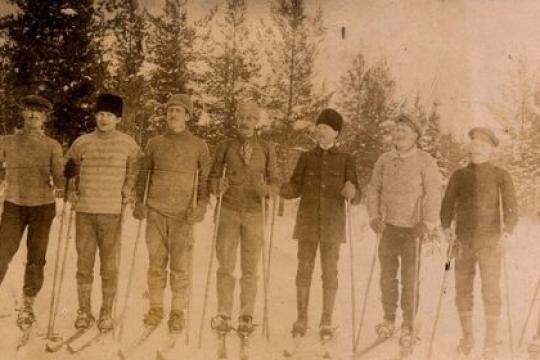 男士冬季帽子全攻略：寒冷天气的头部保暖指南