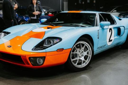 福特GT40：在勒芒赛场上震撼巨头的传奇战车