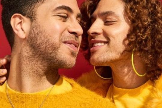 如何成为性别非二元伴侣的好伴侣