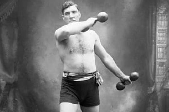 别小看哑铃：如何用哑铃完成全面锻炼