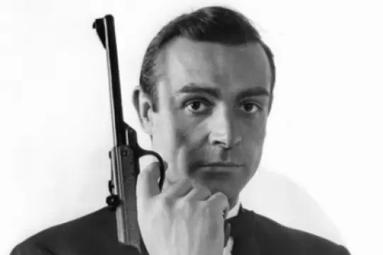 詹姆斯·邦德式冷水淋浴：健康与活力的秘密