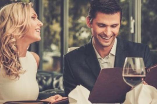 如何约别人出去的6个小技巧