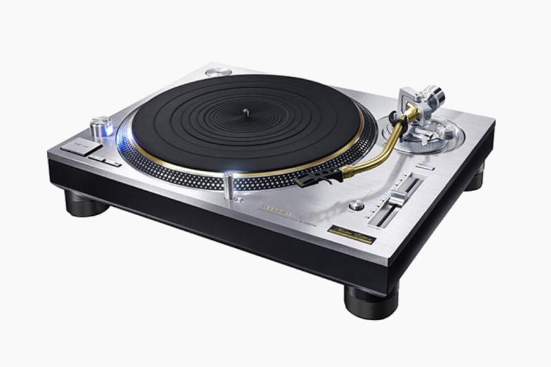 Technics SL1200gme Master Edition Turntable 1