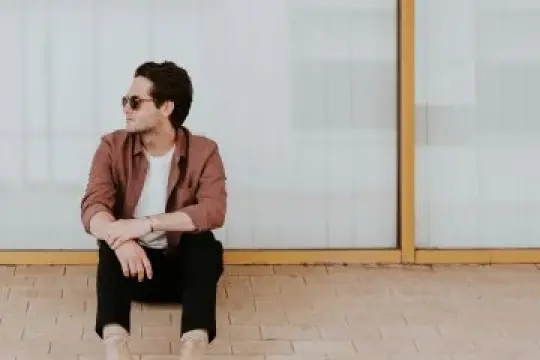 瘦型男士如何时尚穿搭：打造专属你的完美造型