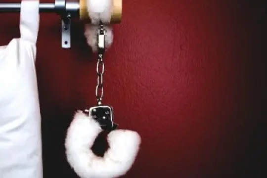 初学者的束缚指南（附最佳玩具与体位推荐）