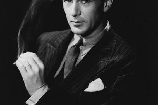 如何正确佩戴口袋巾