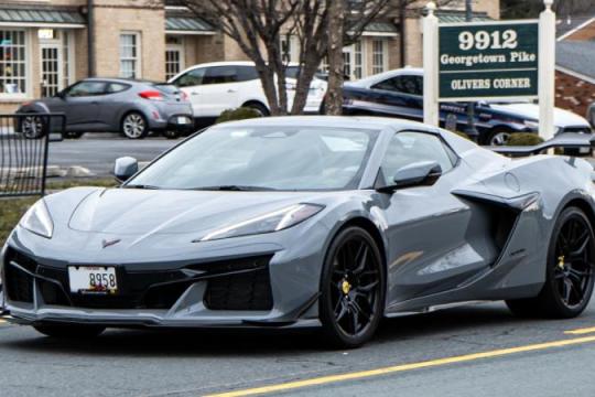 2025款科尔维特Z06：或将成为美国最佳超级跑车