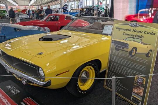 70年代美式肌肉车价格超越50万美元的郊区房屋