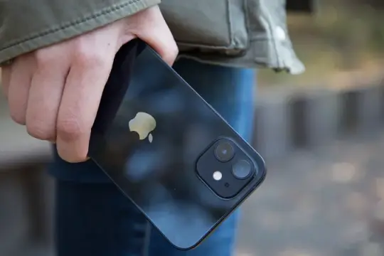 苹果或将推出配备“自愈”屏幕的折叠iPhone