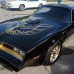 庞蒂克Trans Am：从小众性能车到文化偶像的蜕变